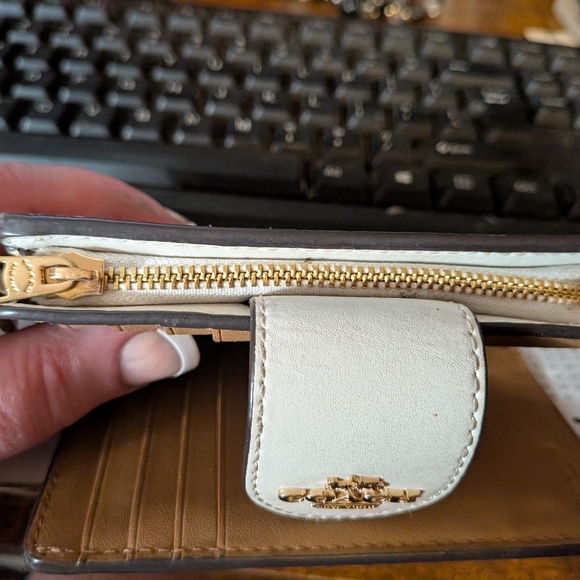 Coach Cream Leather Wallet Classic Design Signature - Picture 4 of 4
